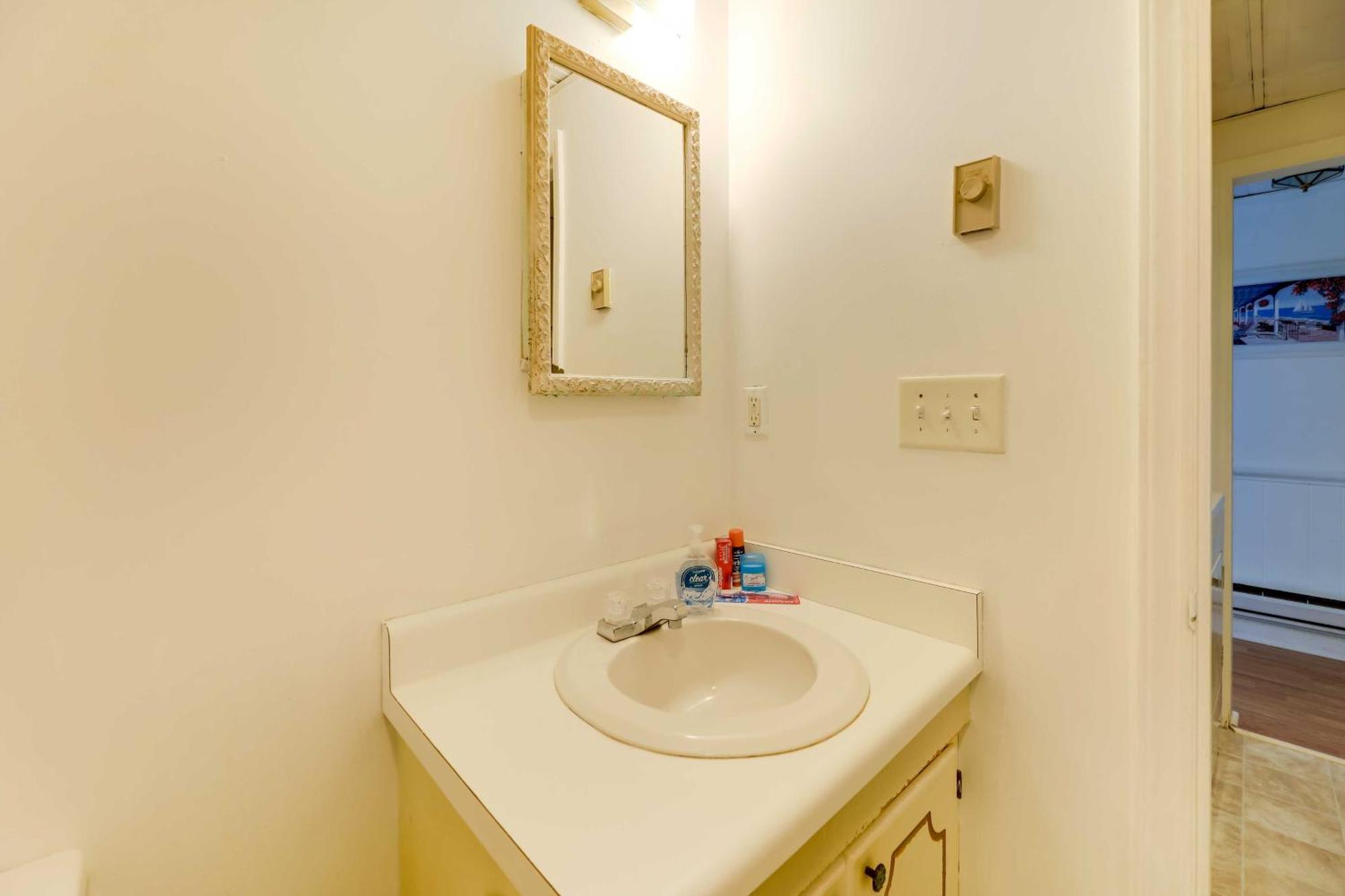 Hannahs Place - Quaint And Cozy Apt By The Beach! 翡翠岛 外观 照片